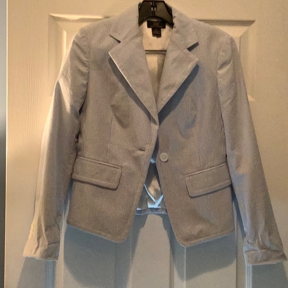 Cute searsucker blazer